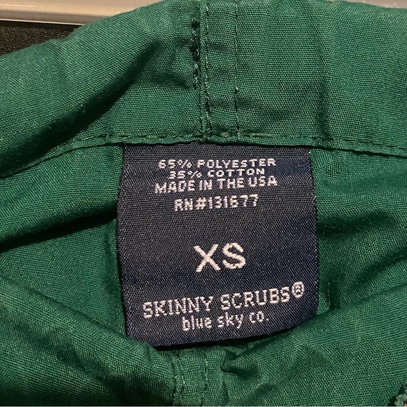 Blue sky scrubs- top size small, bottoms size X-small.  Worn only a few times. - Picture 4 of 5